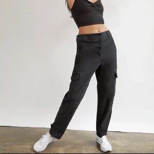 Aritzia Wilfred Free Modern Cargo Pant Black
